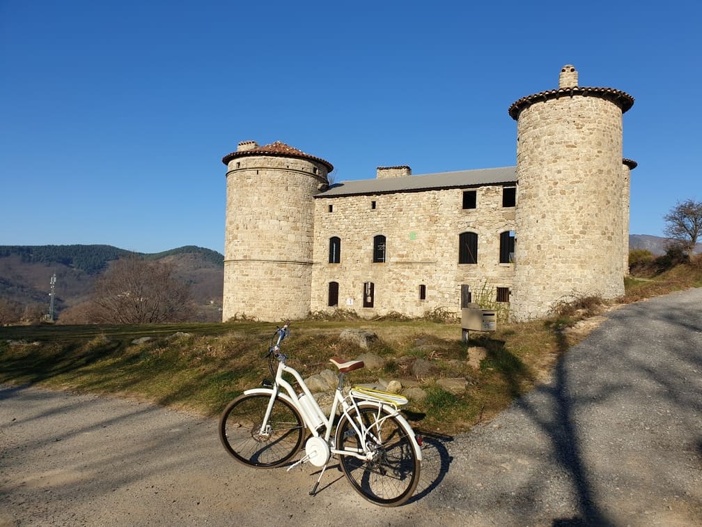 chateau de craux avec velo